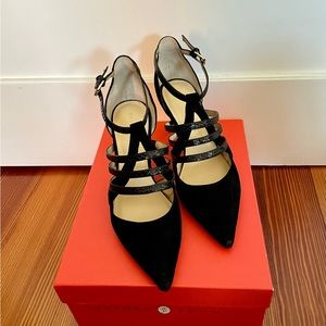 Ivanka Trump black suede & leather , size 7 classic pointed toe shoes.
